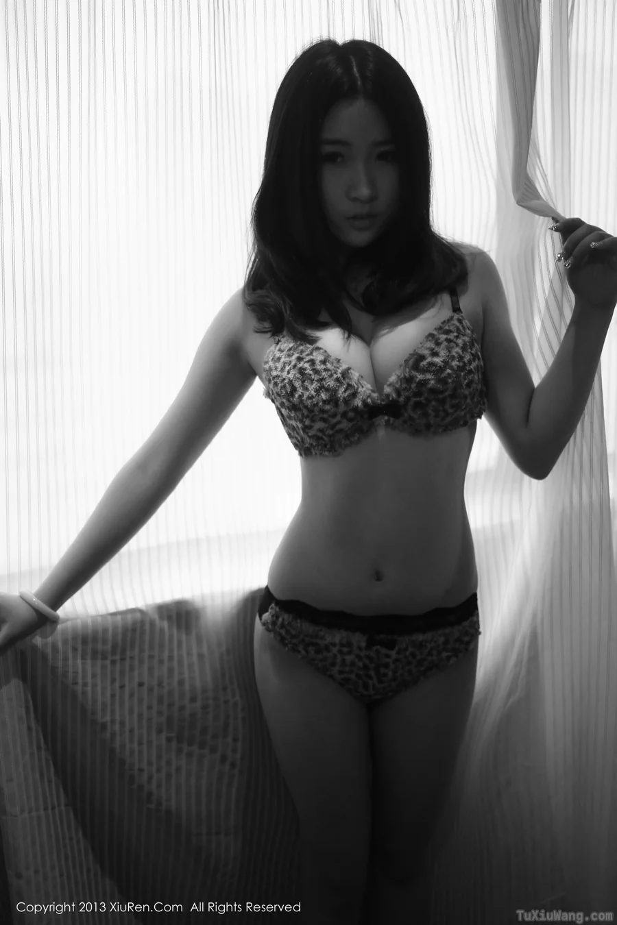 [XIUREN秀人网] 2013.09.24 No.17 MOON嘉依