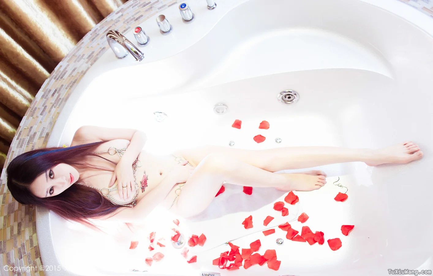 [XIUREN秀人网] 2015.10.28 No.411 邹晶晶女王