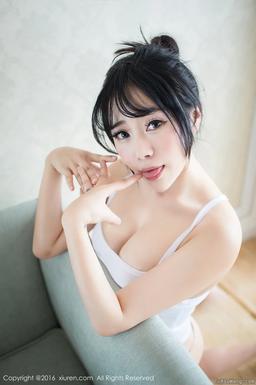 [XIUREN秀人网] 2016.06.23 No.550 兜豆靓Youlina